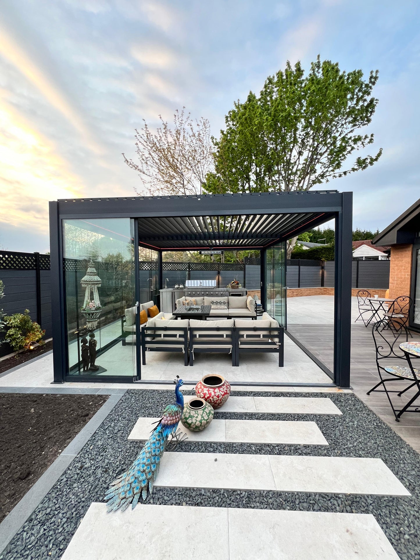 COMET PERGOLA
